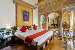 Surya Mahal Suite | Premium bedding, down comforters, minibar, in-room safe - WelcomHeritage Mandir Palace (Jaisalmer)