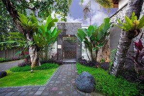 Deluxe Suite with Shared Facilities | Hallway - Abi Bali Resort Villas & Spa (Jimbaran)