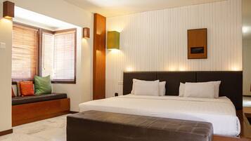 Desk, iron/ironing board, WiFi