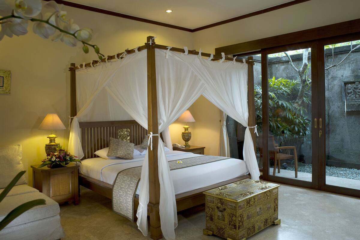 Villa, 1 Bedroom, Garden View | In-room safe, desk, blackout curtains, iron/ironing board