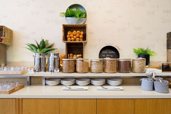 Desayuno buffet todos los días (con cargo) 