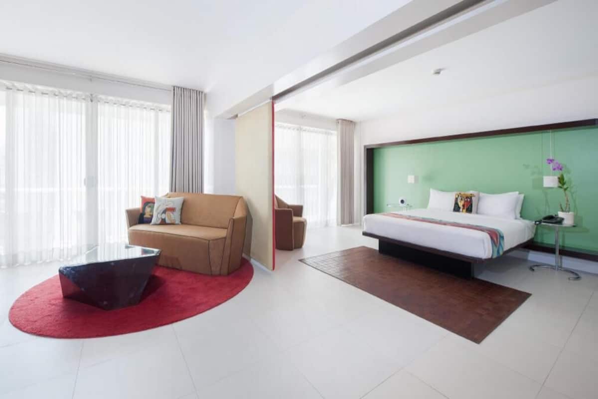 Minibar, in-room safe, individually decorated, individually furnished