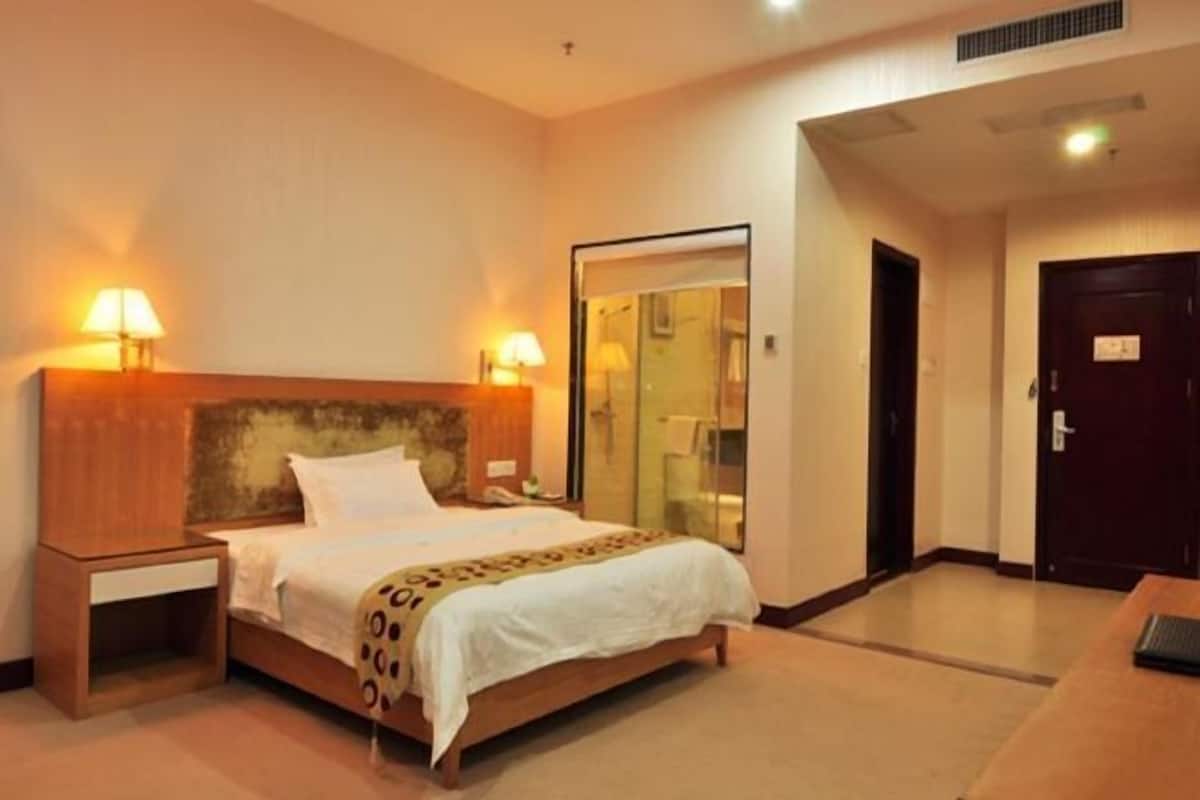 Premium bedding, down duvets, memory-foam beds, minibar