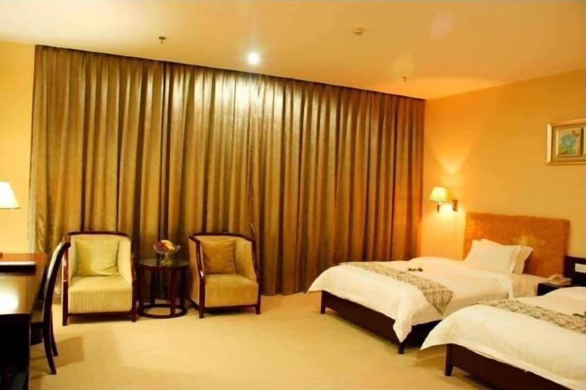 Premium bedding, down duvets, memory-foam beds, minibar