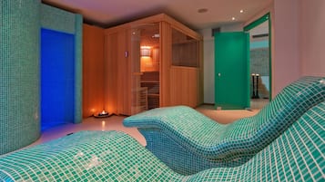 Salas de tratamientos para parejas, sauna, bañera de hidromasaje