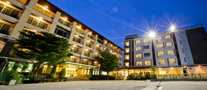 Façade de l’hébergement - soirée/nuit