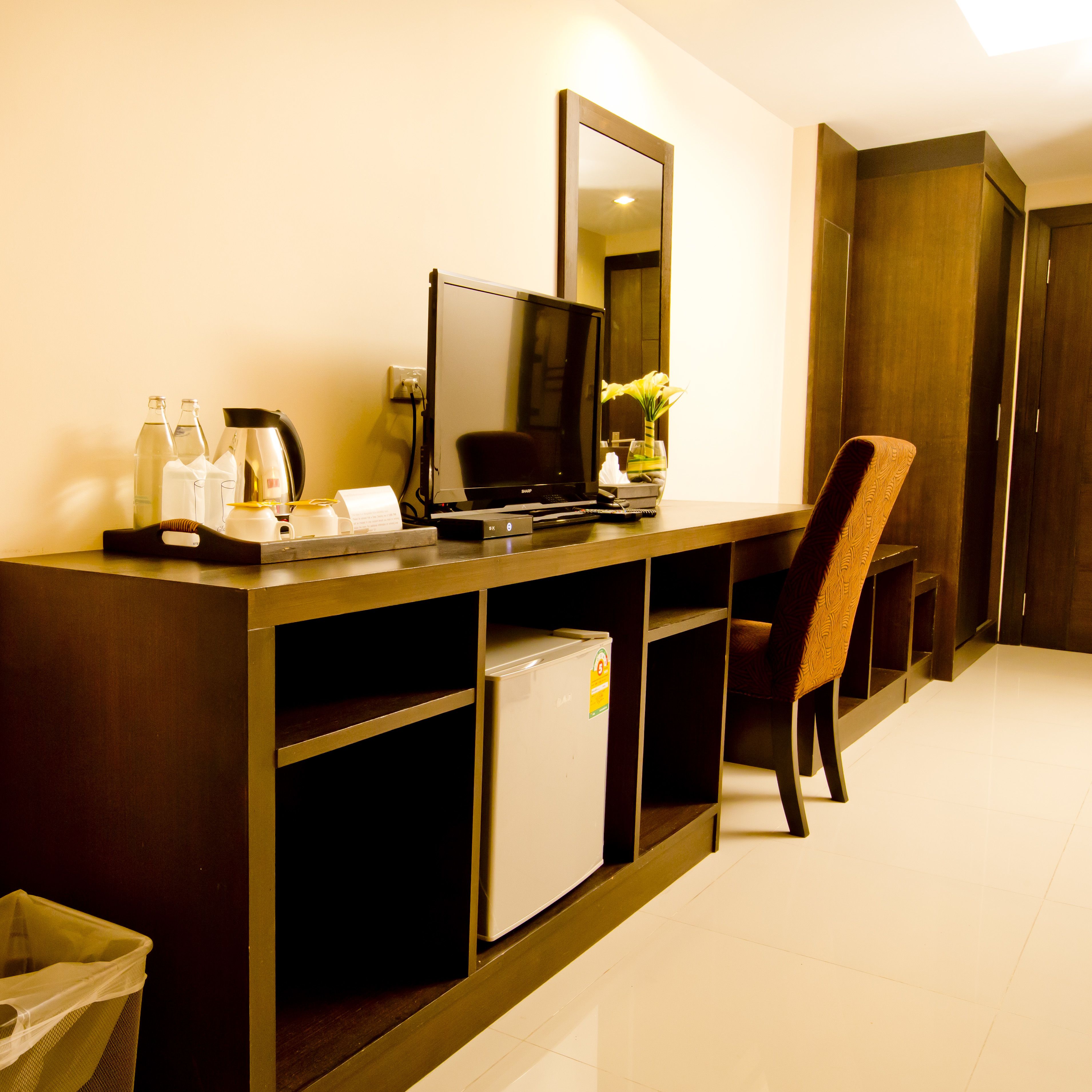 Photo - Sinsuvarn Airport Suite Hotel