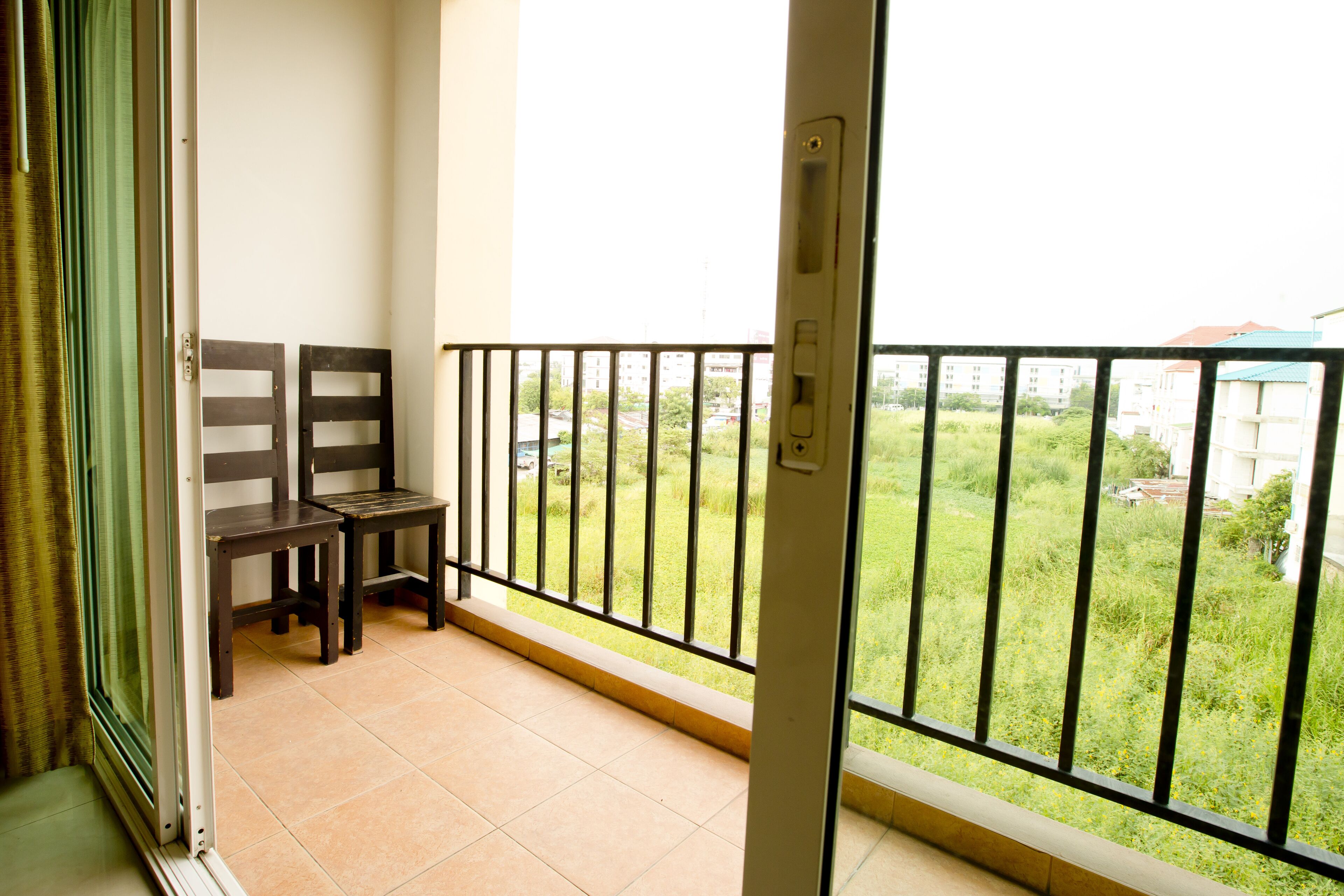 Photo - Sinsuvarn Airport Suite Hotel