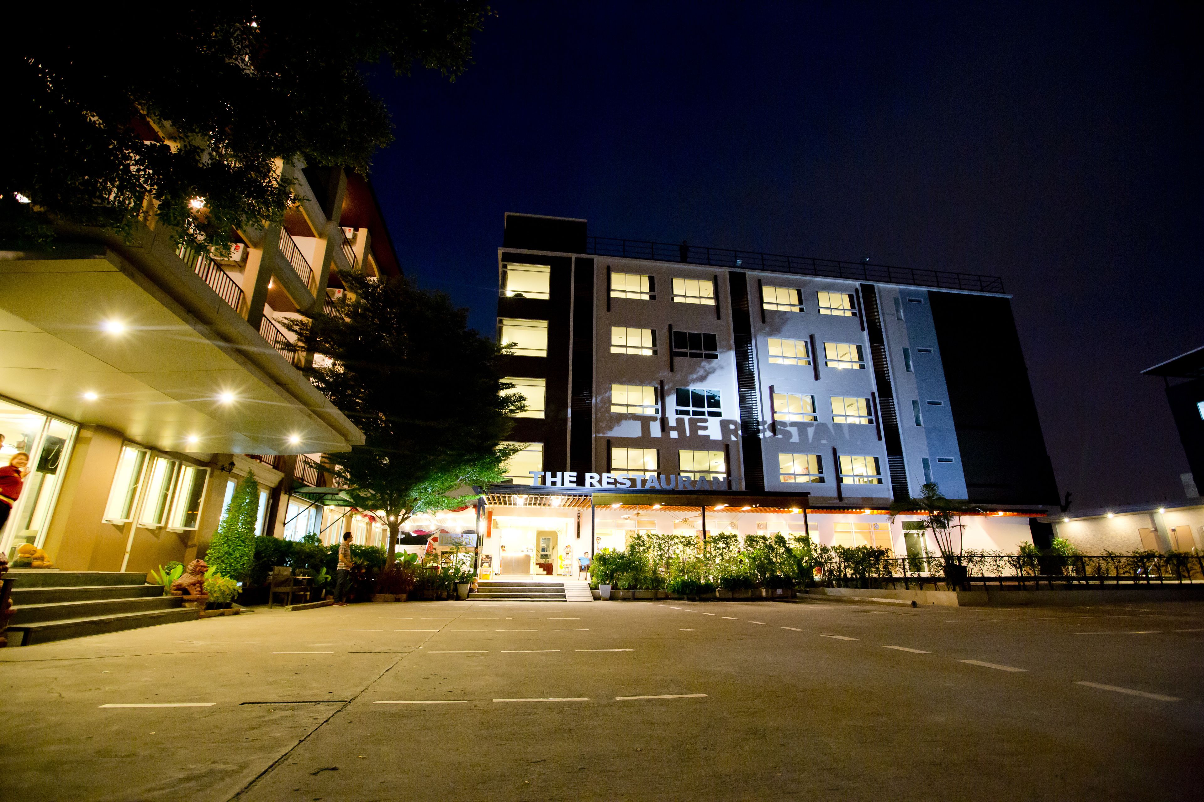 Photo - Sinsuvarn Airport Suite Hotel