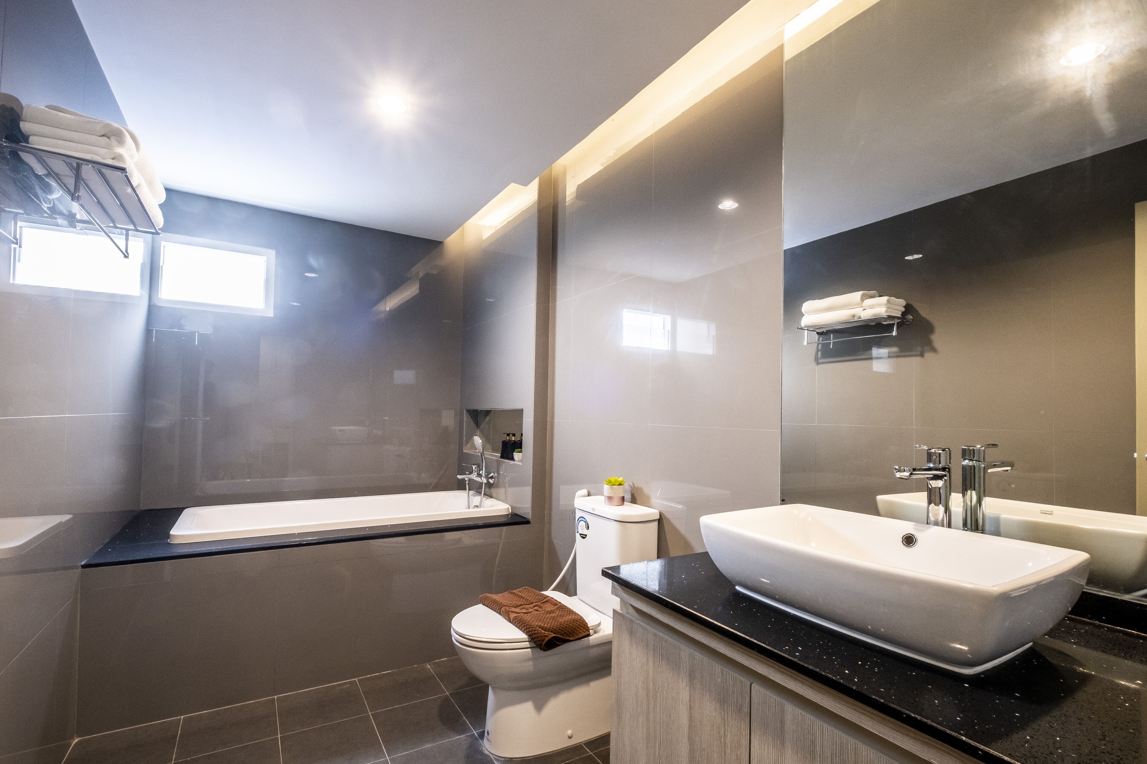 Photo - Sinsuvarn Airport Suite Hotel