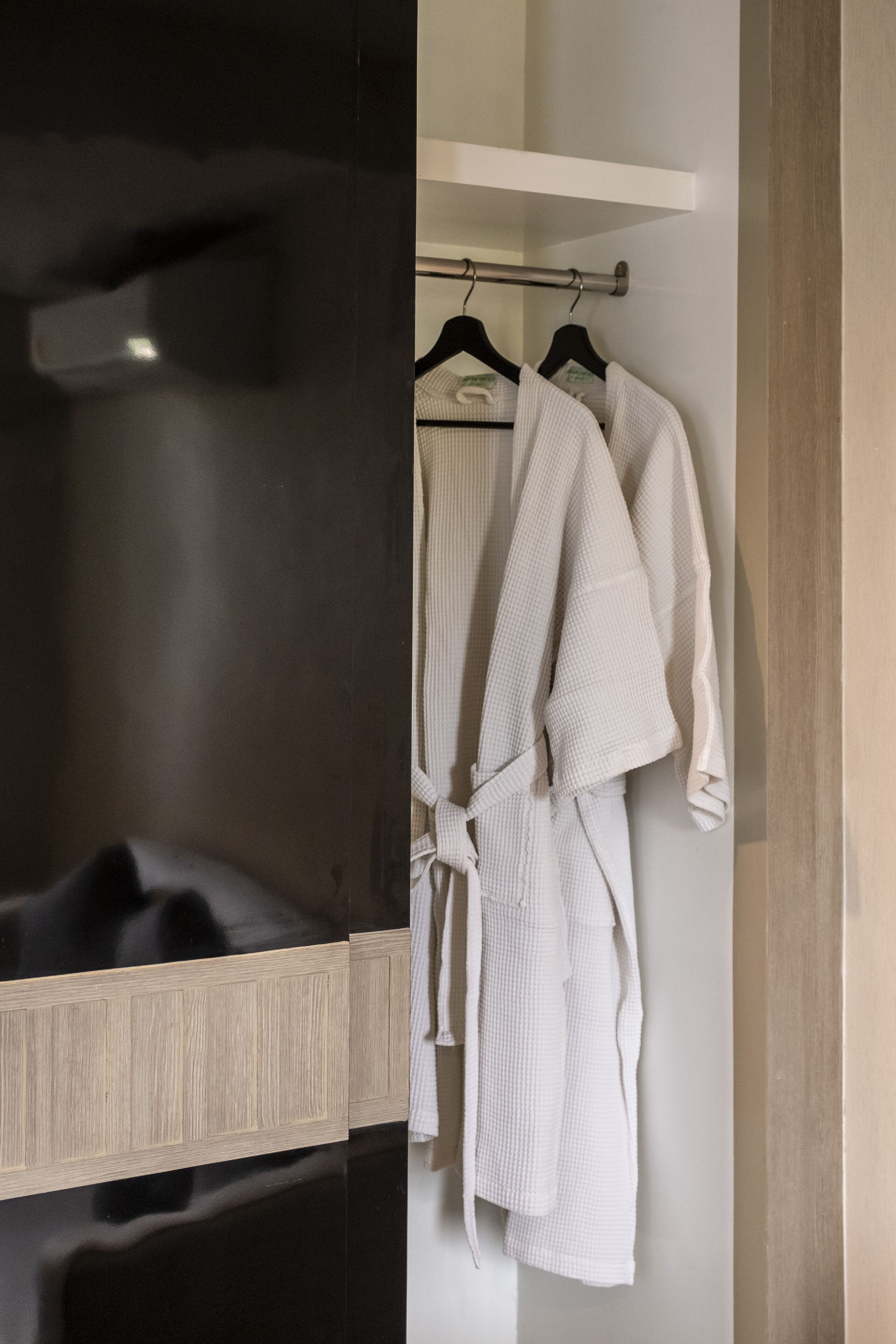 Photo - Sinsuvarn Airport Suite Hotel