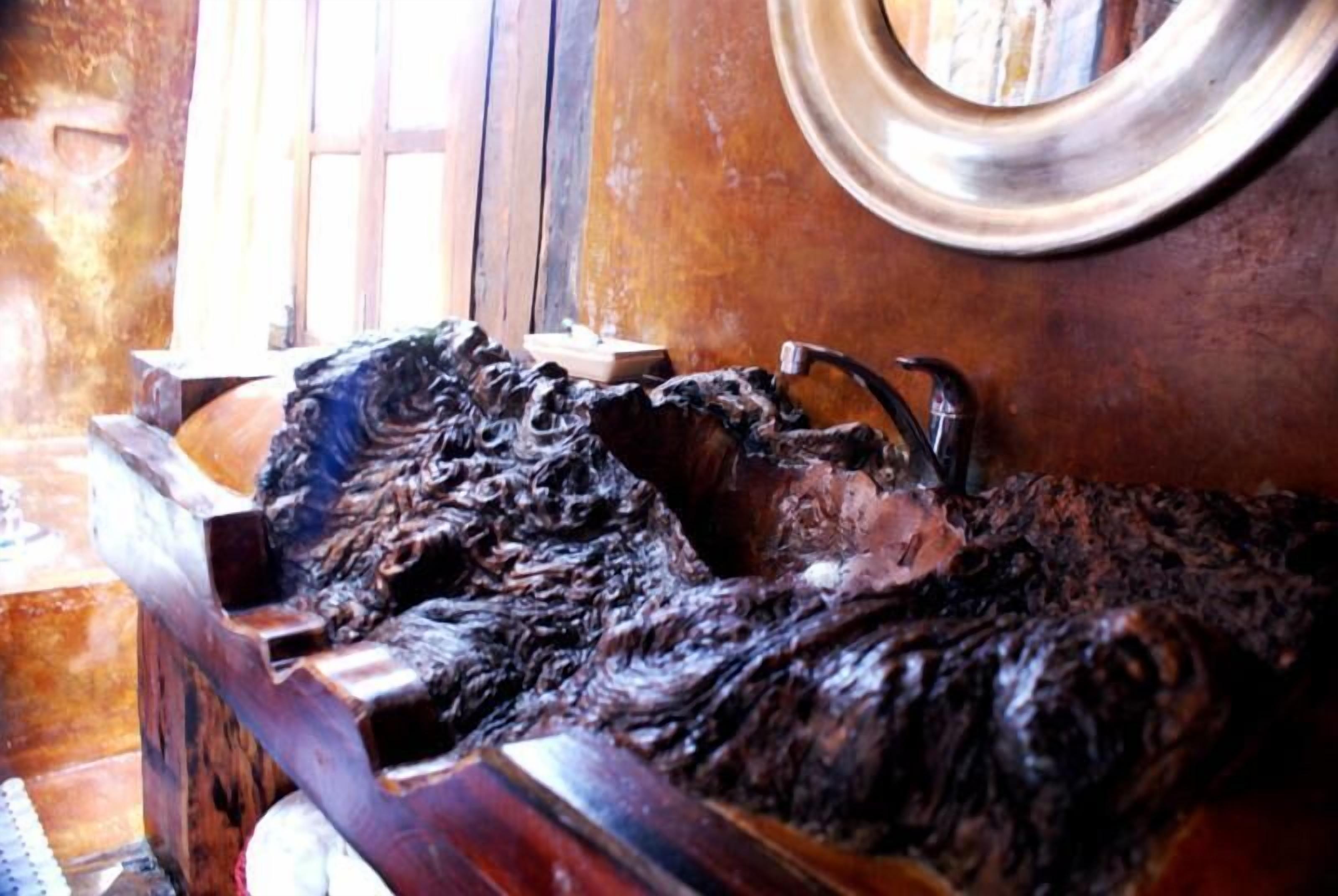 junior suite (love or imagine) | bathroom sink