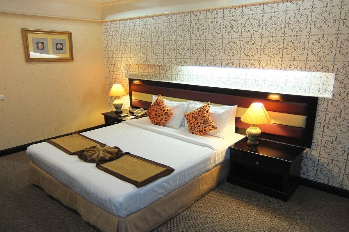 Minibar, in-room safe, individually decorated, individually furnished
