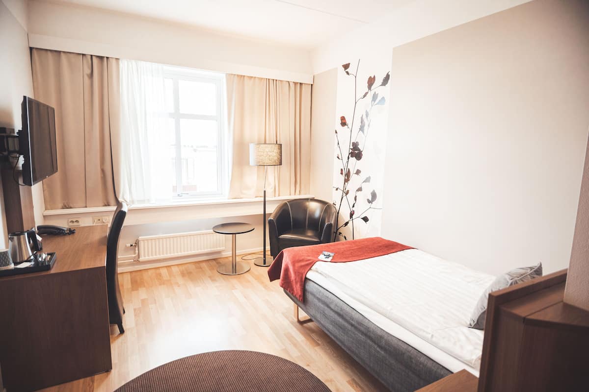 1 bedroom, laptop workspace, free cribs/infant beds, free WiFi