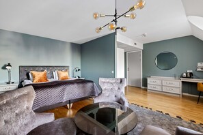 Junior Suite, 1 King Bed, Non Smoking