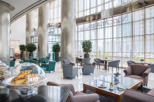 Lobby lounge