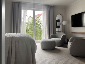 Adelante Double Room Courtyard View | 1 bedroom, premium bedding, down comforters, minibar