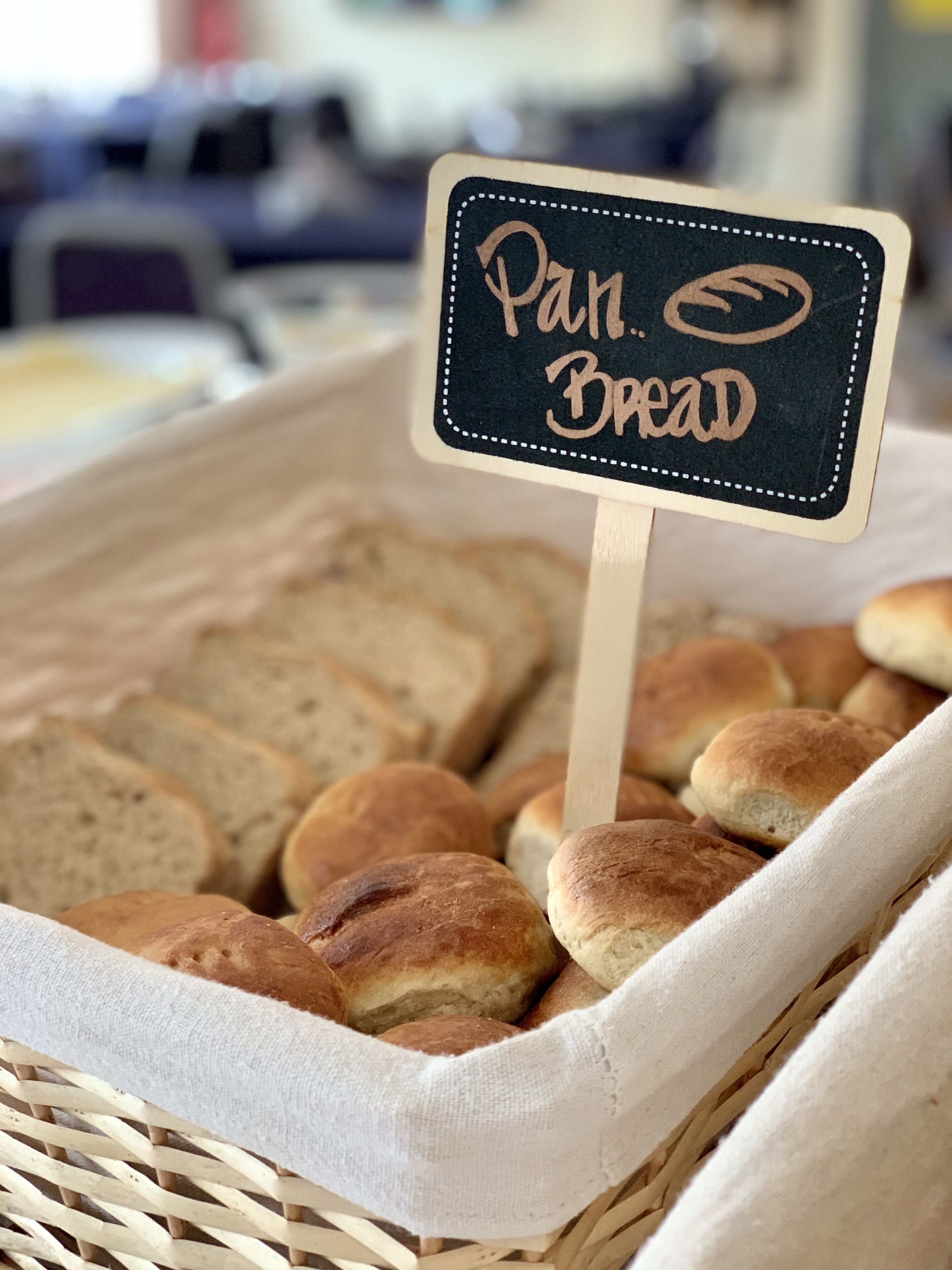 Desayuno continental diario (CLP 5000 por persona)