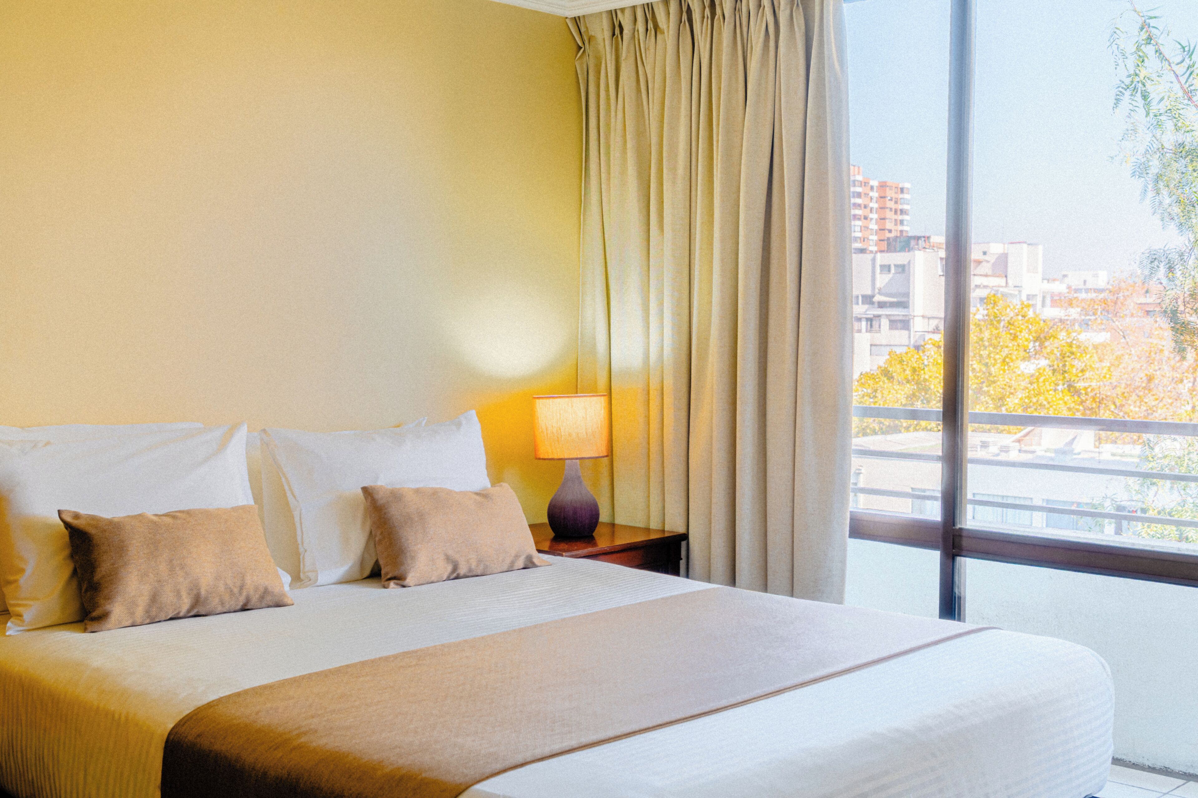 Standaard tweepersoonskamer | Een bureau, gratis wifi, beddengoed