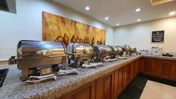 Tägliches inbegriffenes kontinentales Frühstück