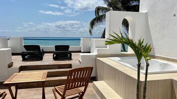 Honeymoon Room with Jacuzzi and Terrace | Terraza o patio