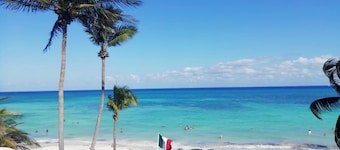 Pelicano Inn Playa del Carmen - Beachfront Hotel