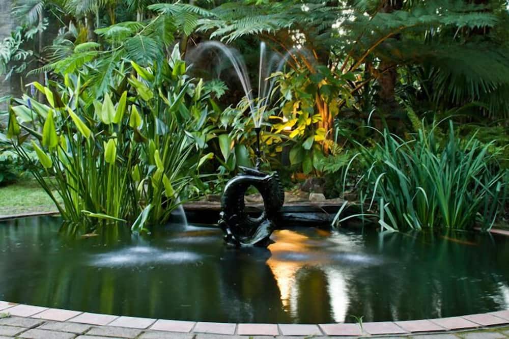 Hotel Numbi and Garden Suites