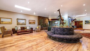 Lobby sitting area - Hotel Numbi and Garden Suites (Mbombela)