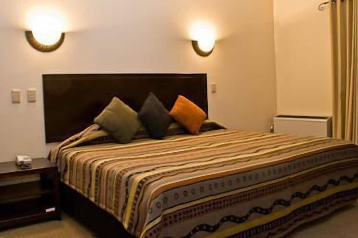 In-room safe, desk, iron/ironing board, free WiFi