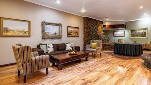 Lobby - Hotel Numbi and Garden Suites (Mbombela)