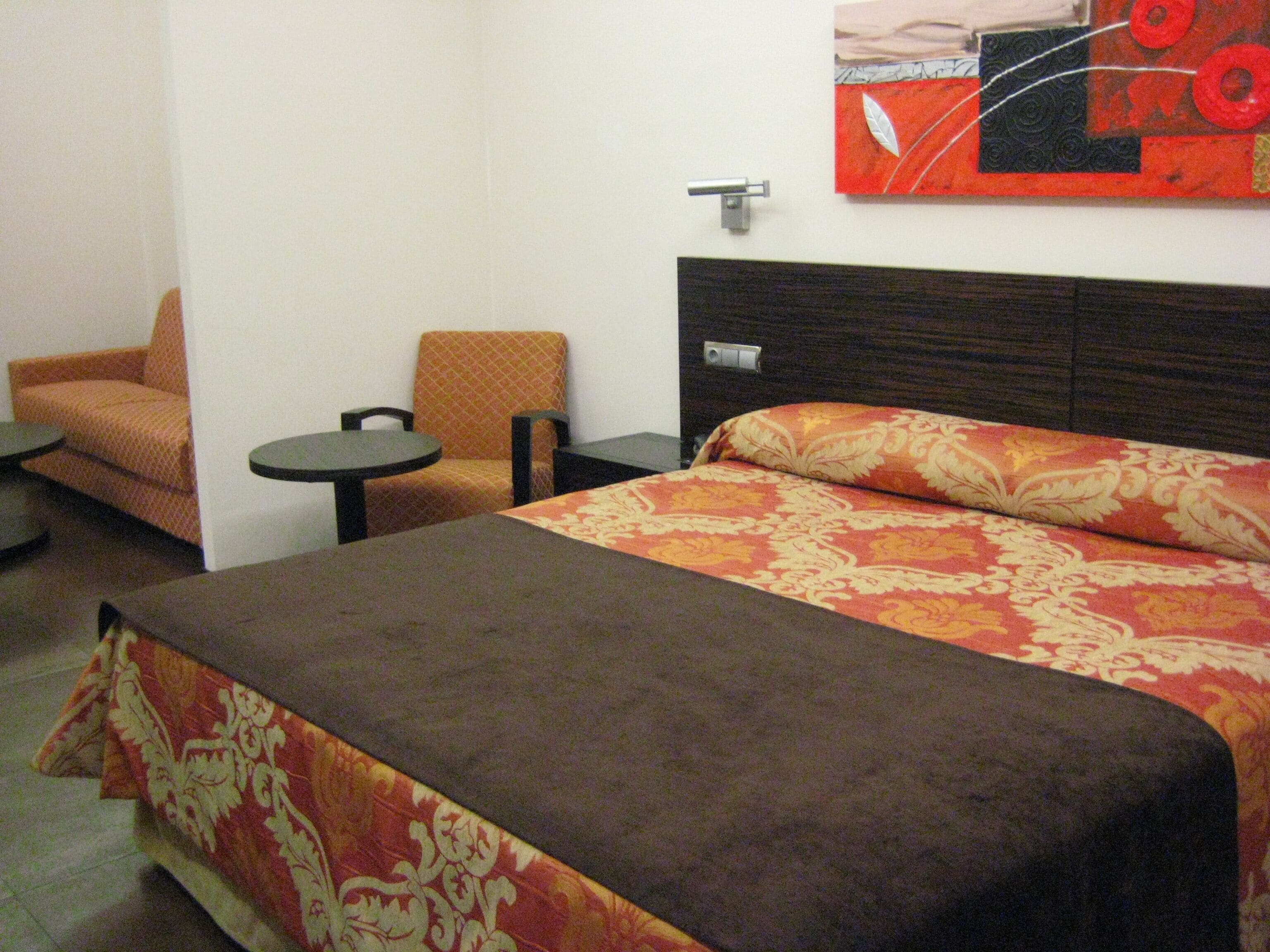 minibar, in-room safe, desk, free wifi