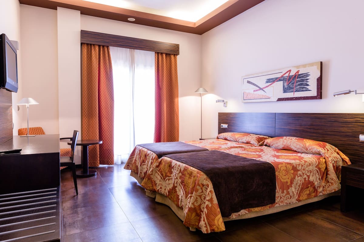 minibar, in-room safe, desk, free wifi