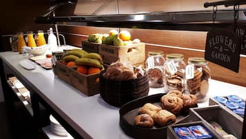 Se ofrece un desayuno continental entre semana (6 EUR por persona)