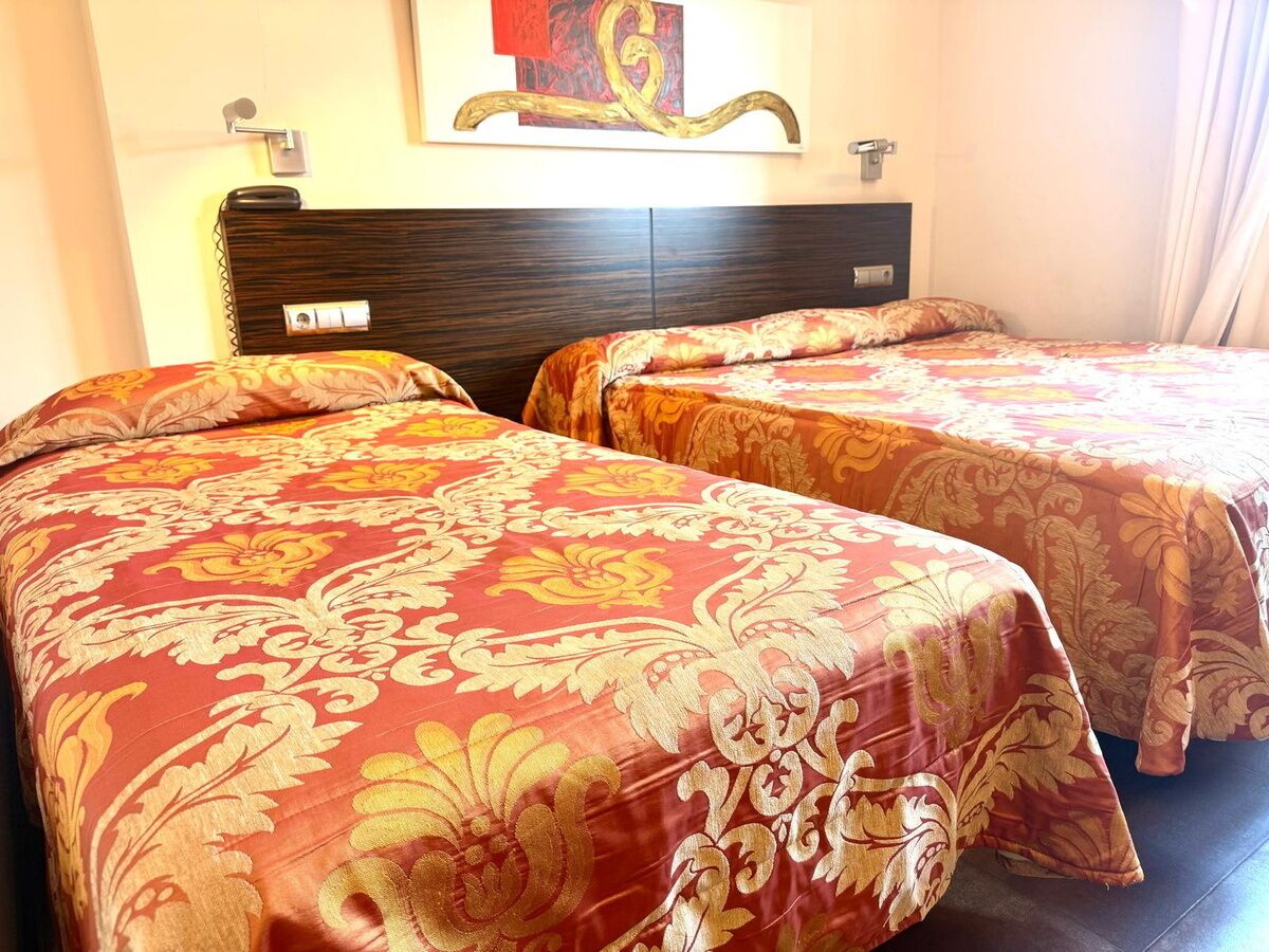 Standard Double Room | Minibar, in-room safe, desk, free WiFi