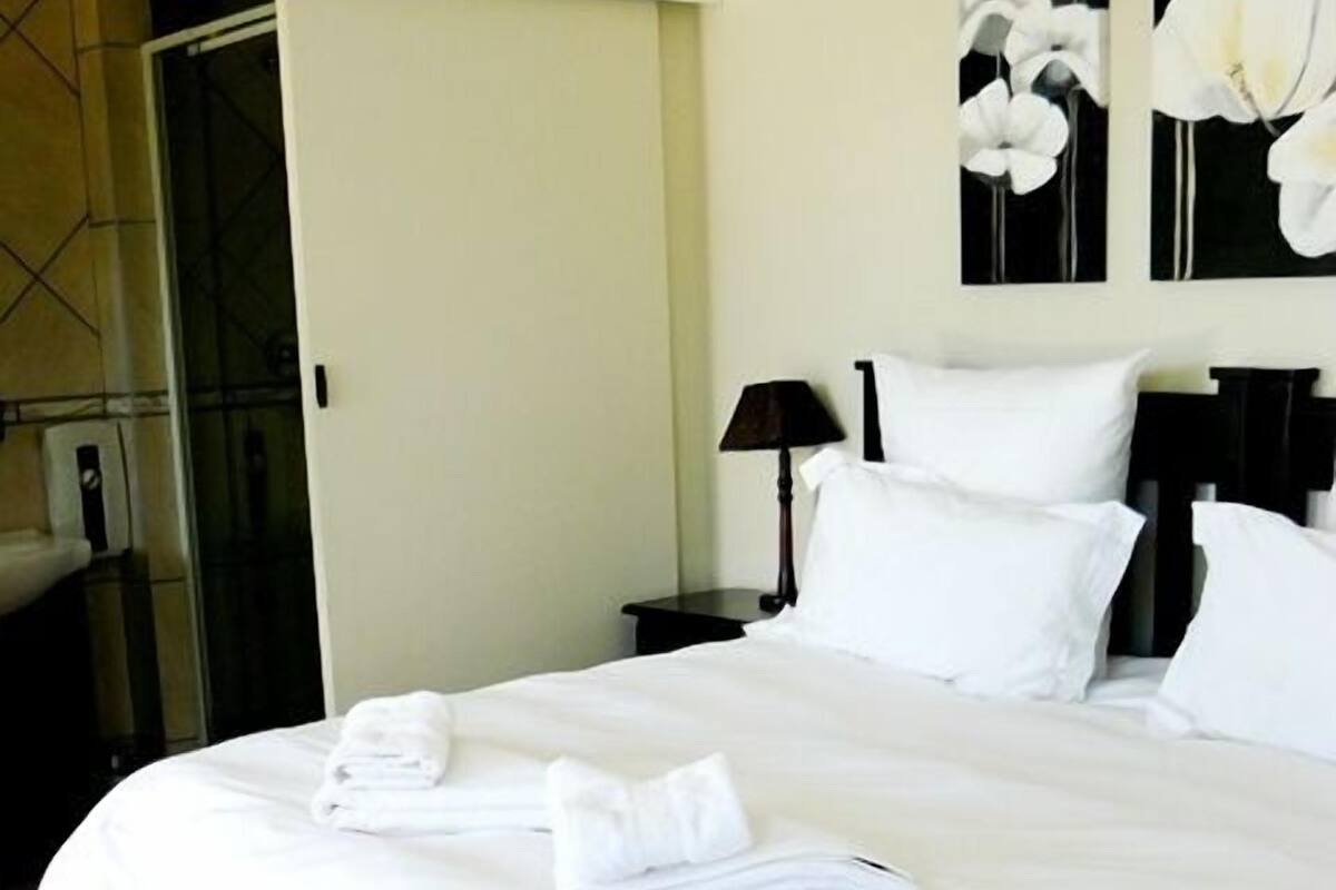ROOM 8 Luxury | Sengetøy av topp kvalitet, safe på rommet og strykejern/-brett