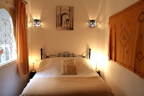 Premium bedding, iron/ironing board, cots/infant beds