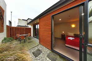 Premium Two Bedroom | Terrace/patio - Heritage Court Lodge  (Oamaru)