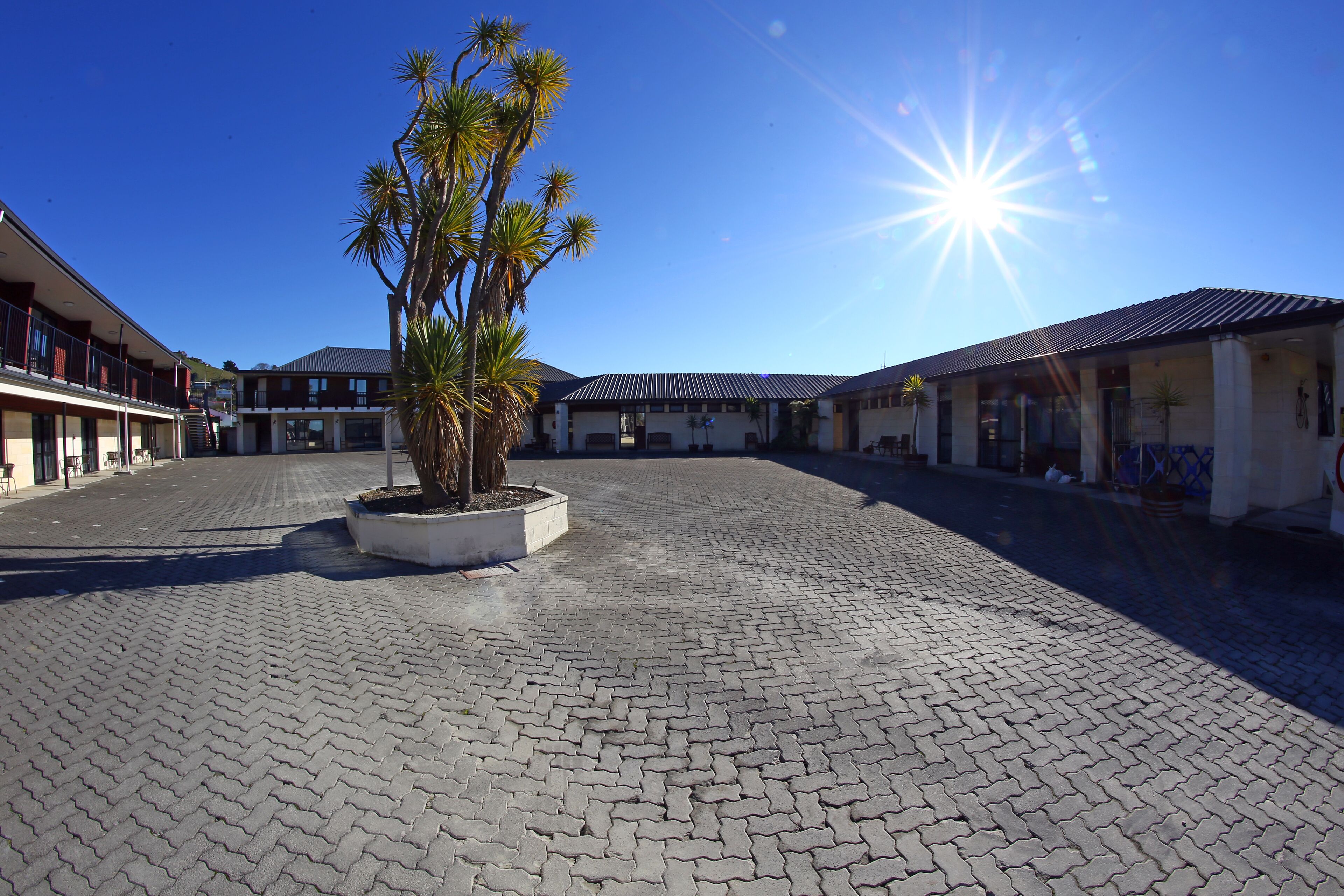 Vista frontal de la propiedad