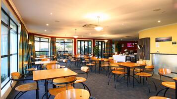 Breakfast and dinner served