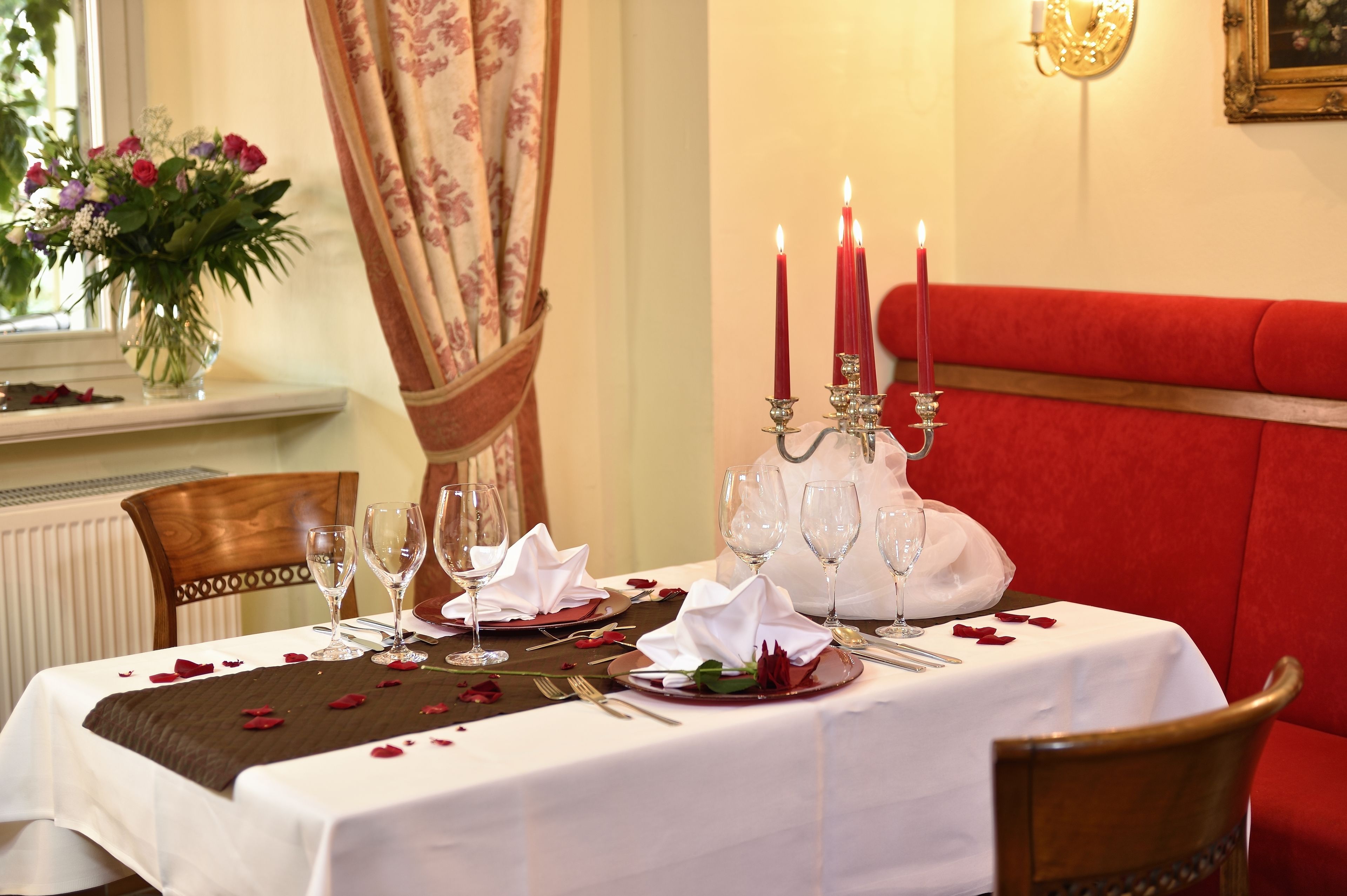 lunch and dinner served, german cuisine