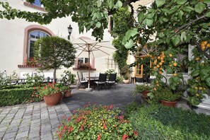 Lunsj og middag serveres, tyske retter