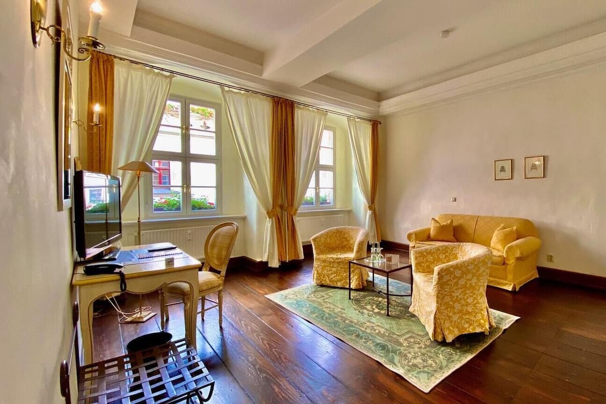 Klassieke suite | 1 slaapkamer, hypoallergeen beddengoed, een kluis op de kamer