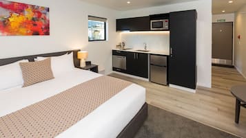 Executive-Apartment, 1 Schlafzimmer, Nichtraucher | 1 Schlafzimmer, Bügeleisen/Bügelbrett, kostenloses WLAN, Bettwäsche