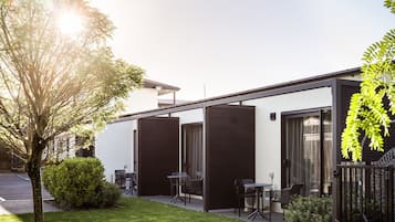 1 habitación, tabla de planchar con plancha, wifi gratis y ropa de cama