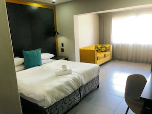 Standard Twin Room, 2 Single Beds - Elephant Springs Hotel (Bela-Bela)