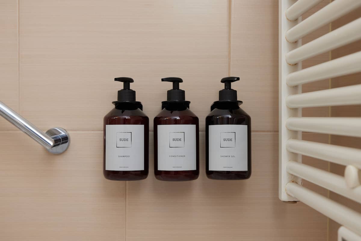 cabin | bathroom | towels