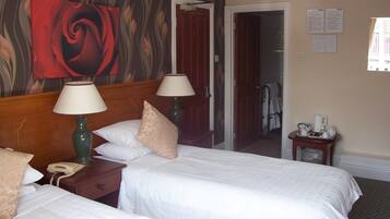 双床房 | 高档床上用品、加厚床垫、熨斗/熨衣板、婴儿床