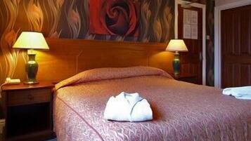 标准房 | 高档床上用品、加厚床垫、熨斗/熨衣板、婴儿床