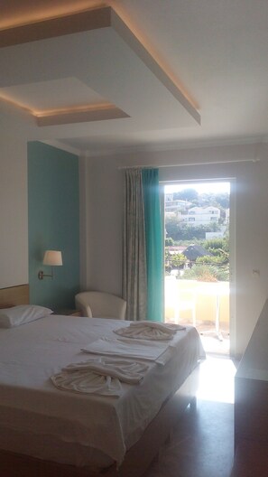 In-room safe, blackout curtains, soundproofing, free WiFi - Hotel Kyriaki (Chania)