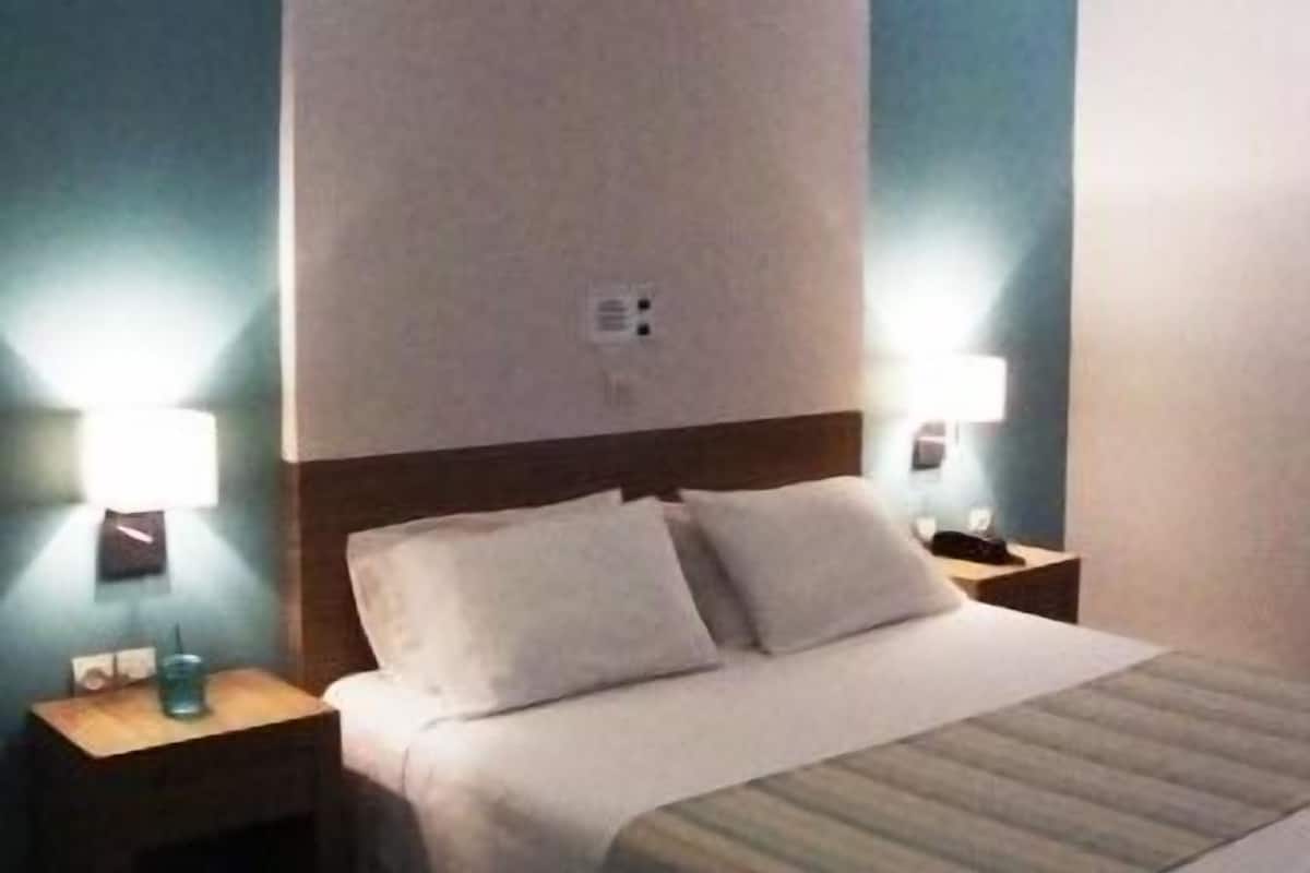 superior room | in-room safe, blackout curtains, soundproofing, free wifi